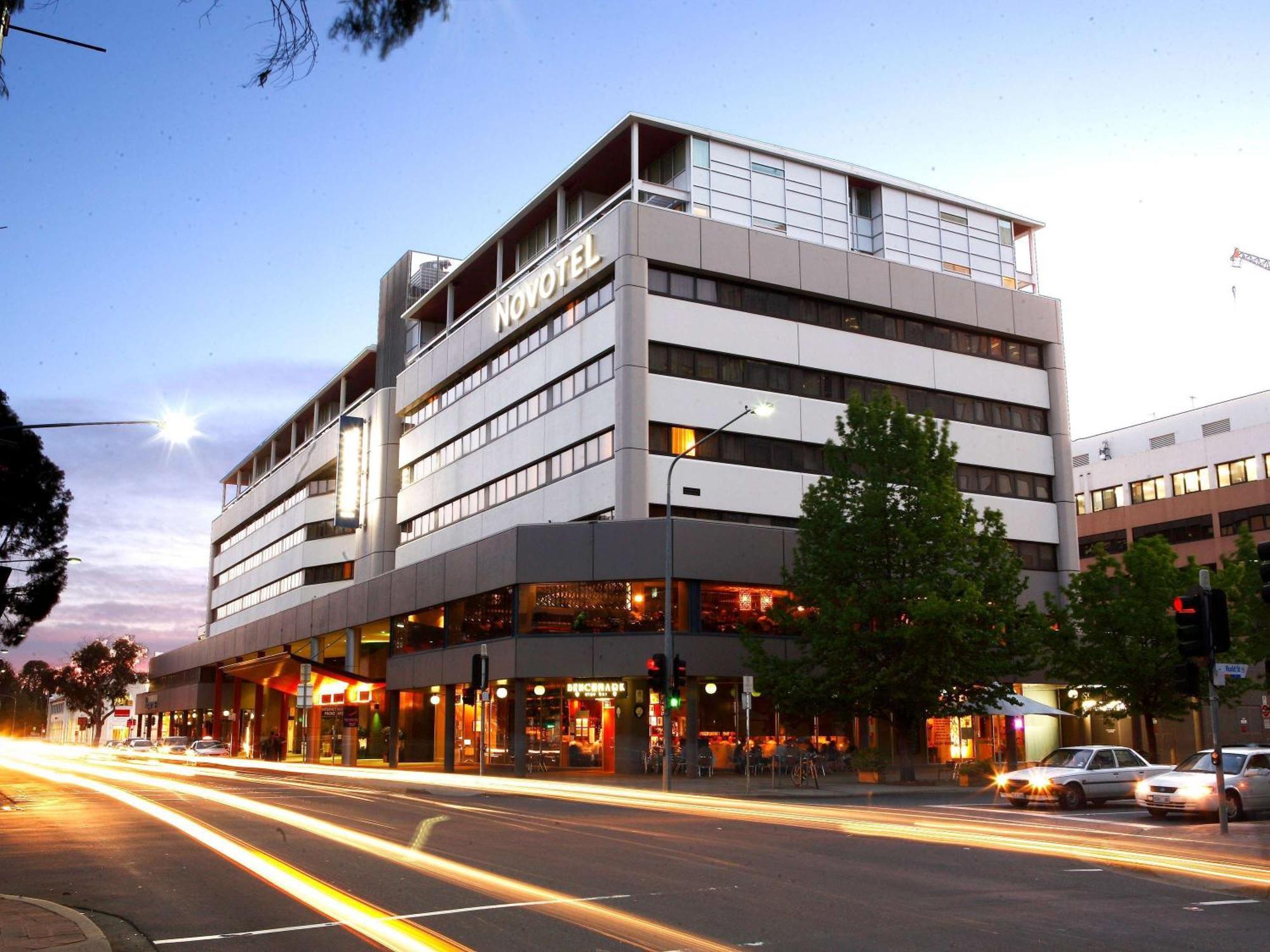 Novotel Canberra Esterno foto