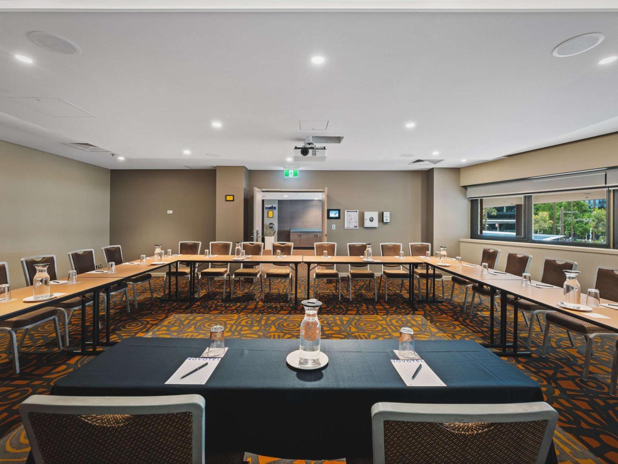 Novotel Canberra Esterno foto