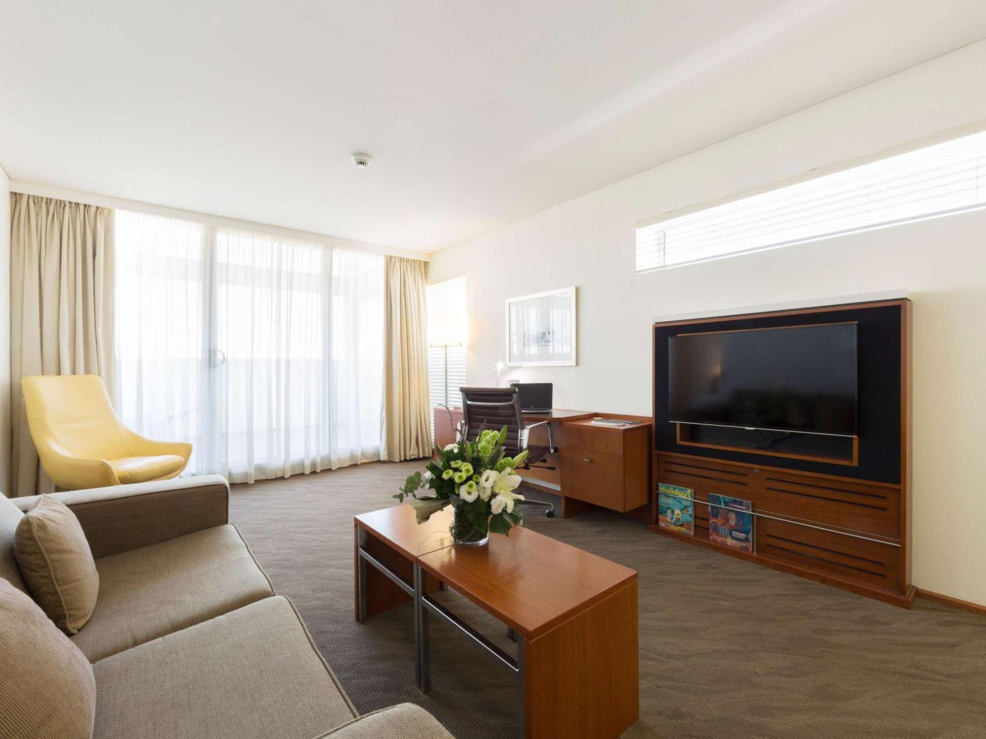 Novotel Canberra Esterno foto