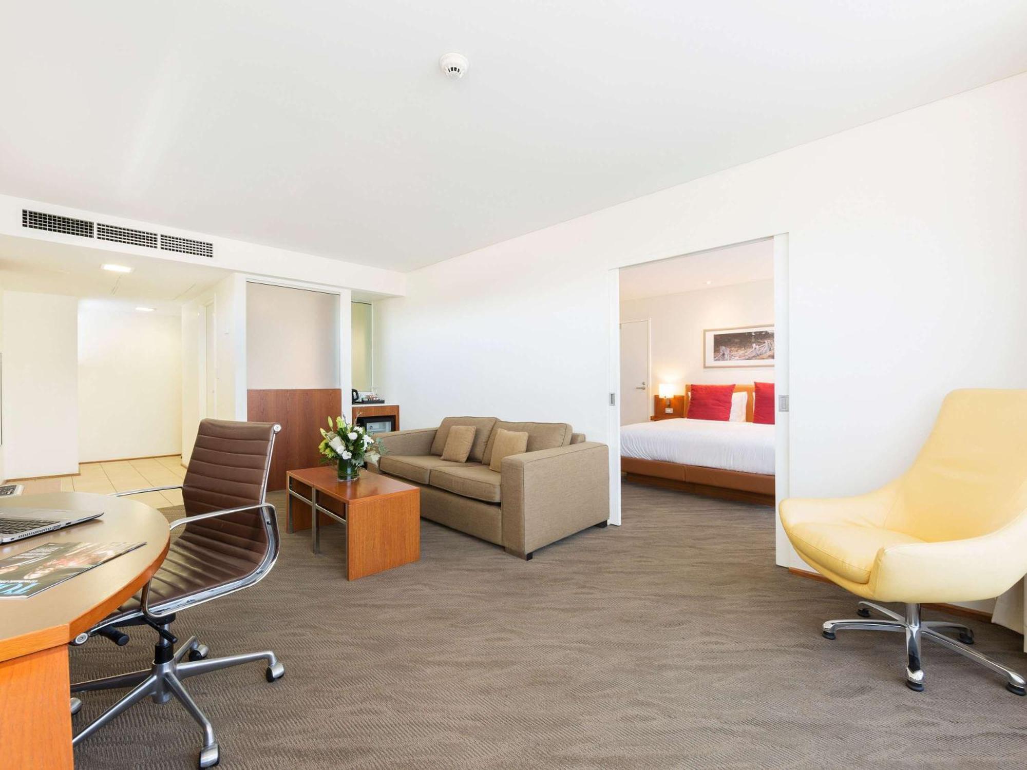 Novotel Canberra Esterno foto